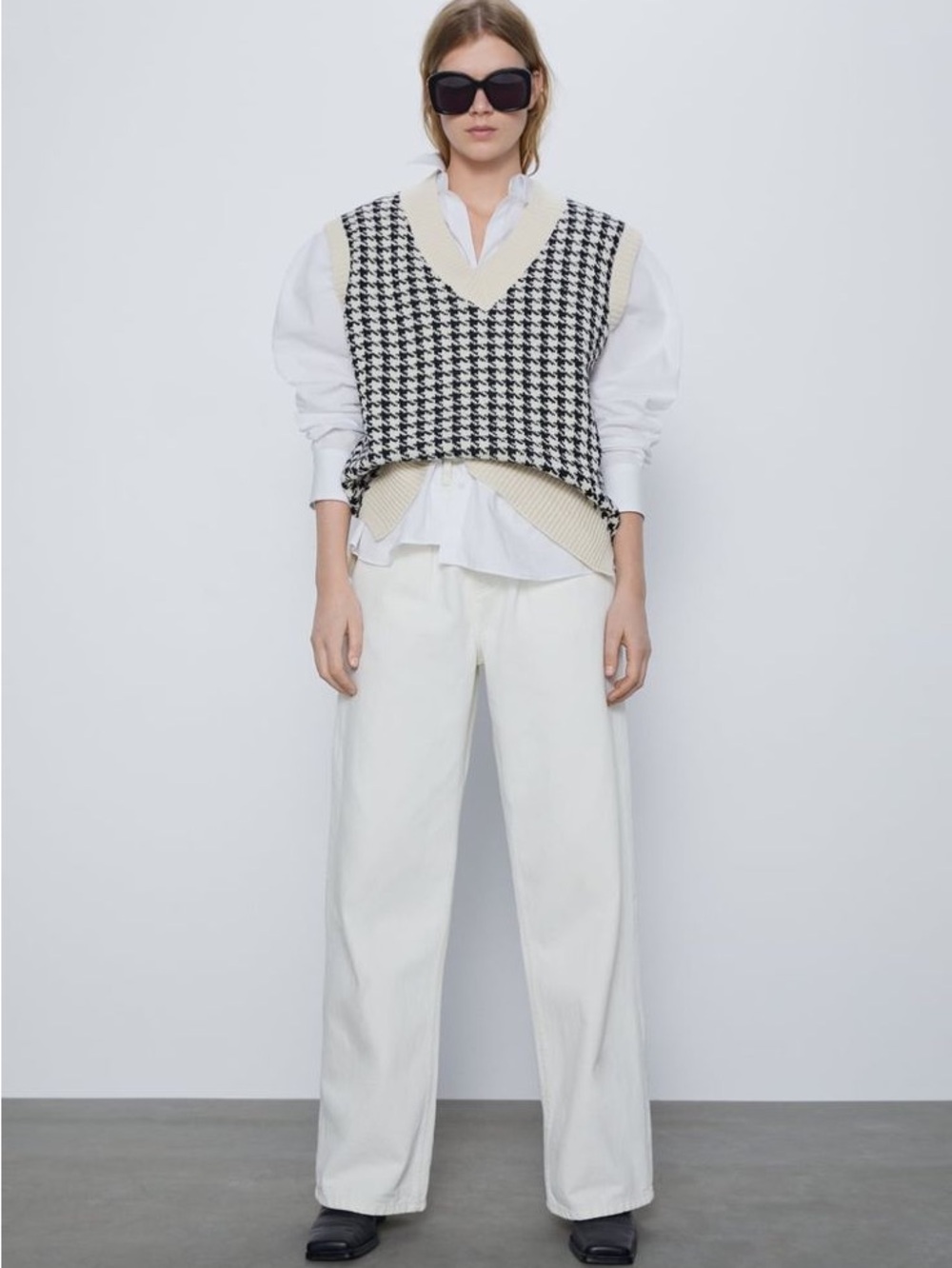 Zara Black and Cream Houndstooth V-Neck Sweater Vest